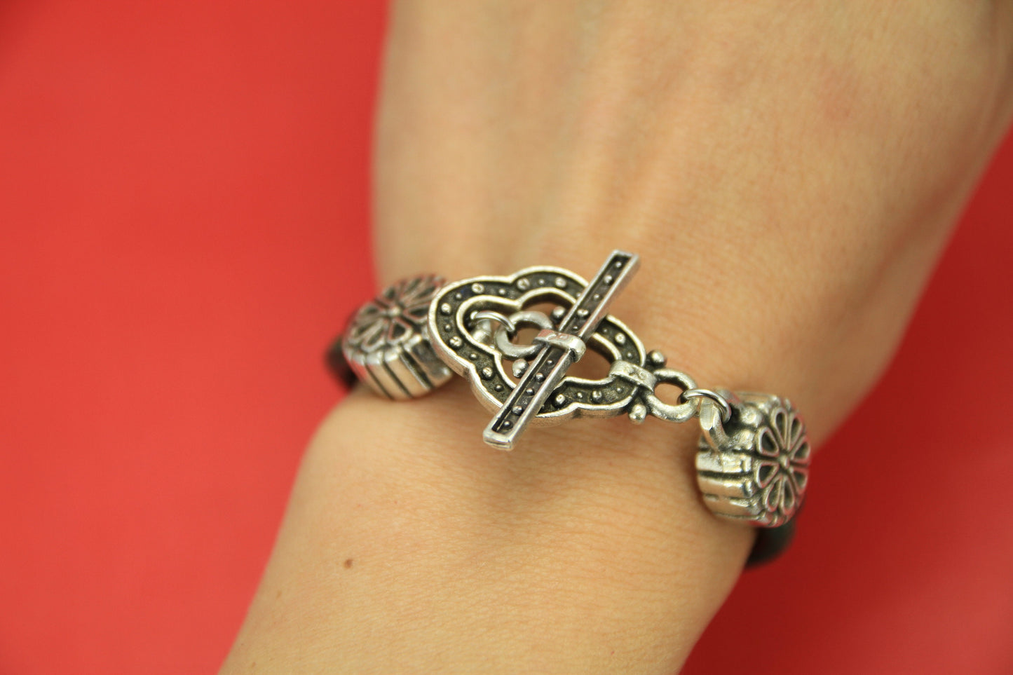 RC0152>>MADE IN EUROPE 4mm round cord toggle clasp, wrap bracelet toggle clasp (X2777)
