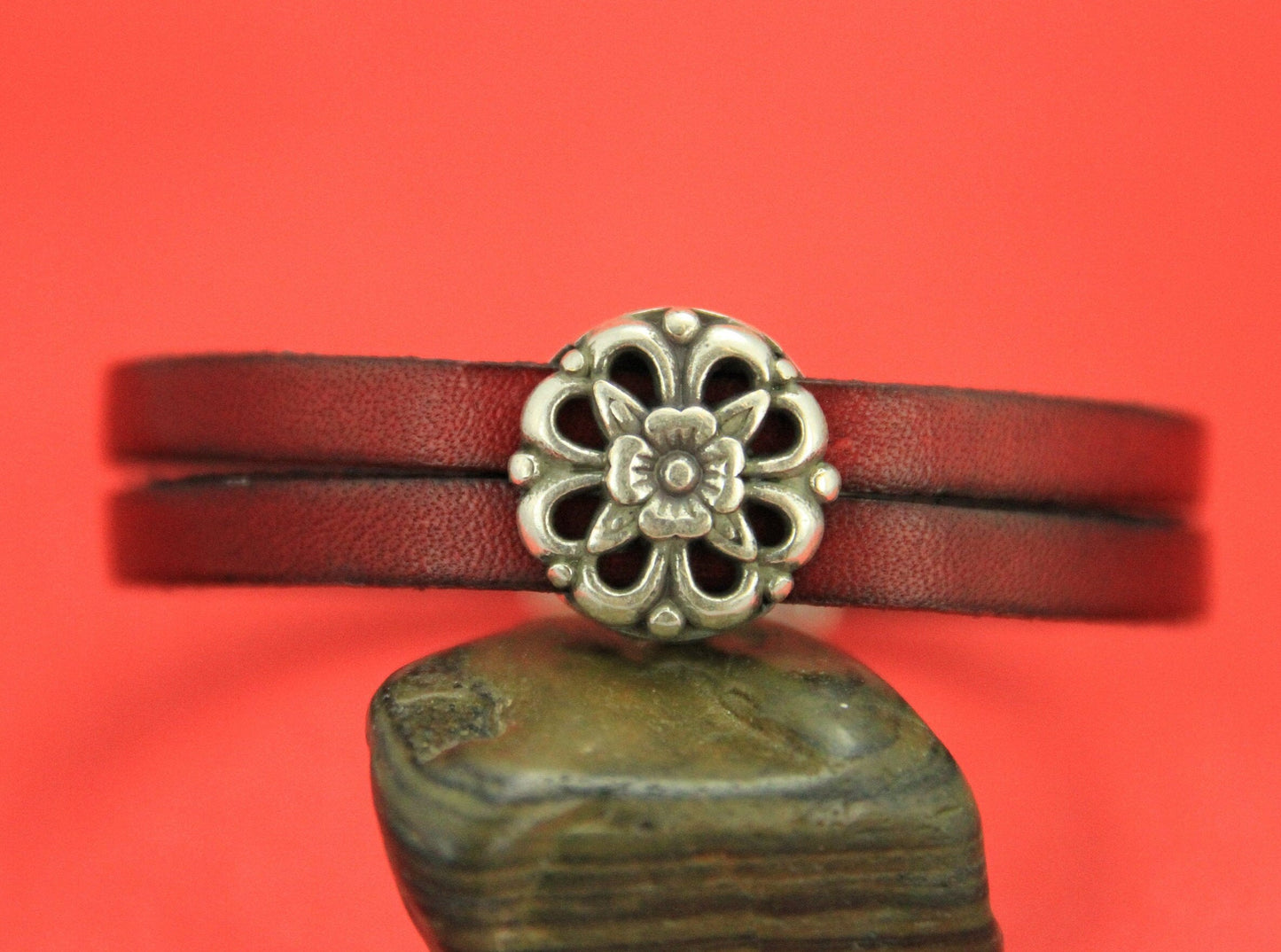 FS0378>>MADE in EUROPE  2 zamak engraved sliders, 13mm flat leather cord zamak floral slider (76306/13) qty2