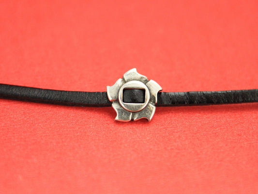 FS0384>>MADE IN EUROPE 2 zamak flower sliders, flat 3mm cord sliders, 3mm flat cord flower sliders, Qty2