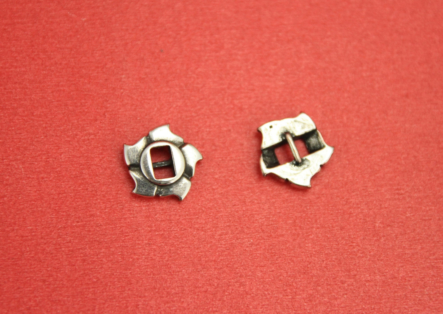FS0384>>MADE IN EUROPE 2 zamak flower sliders, flat 3mm cord sliders, 3mm flat cord flower sliders, Qty2