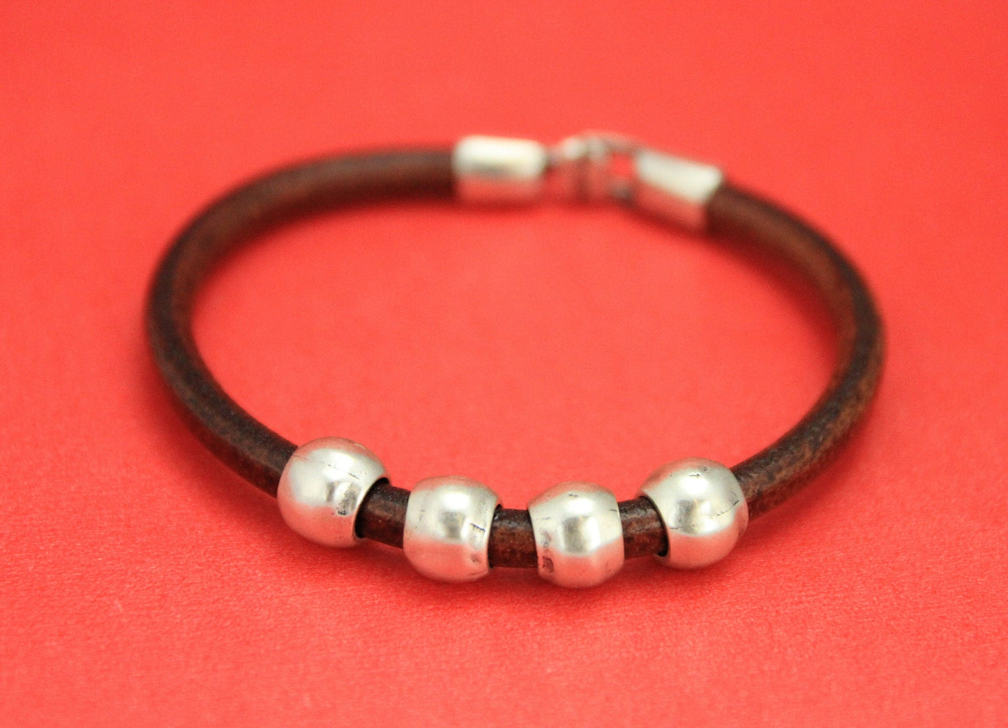 RS0037>> MADE in EUROPE 4 silver zamak beads, 5.5mm hole zamak ball sliders, 5.5mm round cord beads  (BO-0039S) qty4