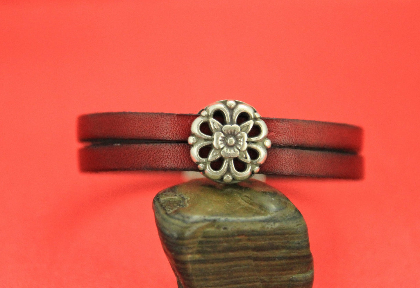 FS0378>>MADE in EUROPE  2 zamak engraved sliders, 13mm flat leather cord zamak floral slider (76306/13) qty2