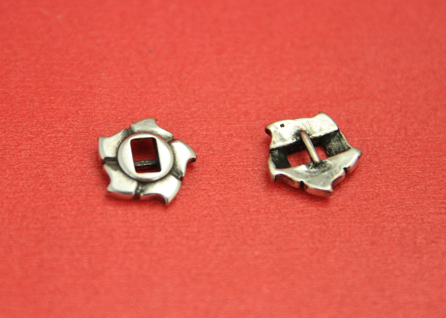 FS0384>>MADE IN EUROPE 2 zamak flower sliders, flat 3mm cord sliders, 3mm flat cord flower sliders, Qty2