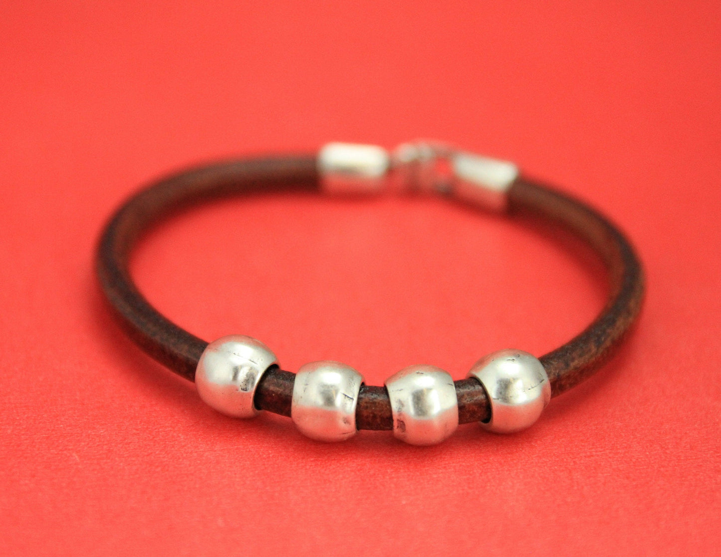 RS0037>> MADE in EUROPE 4 silver zamak beads, 5.5mm hole zamak ball sliders, 5.5mm round cord beads  (BO-0039S) qty4
