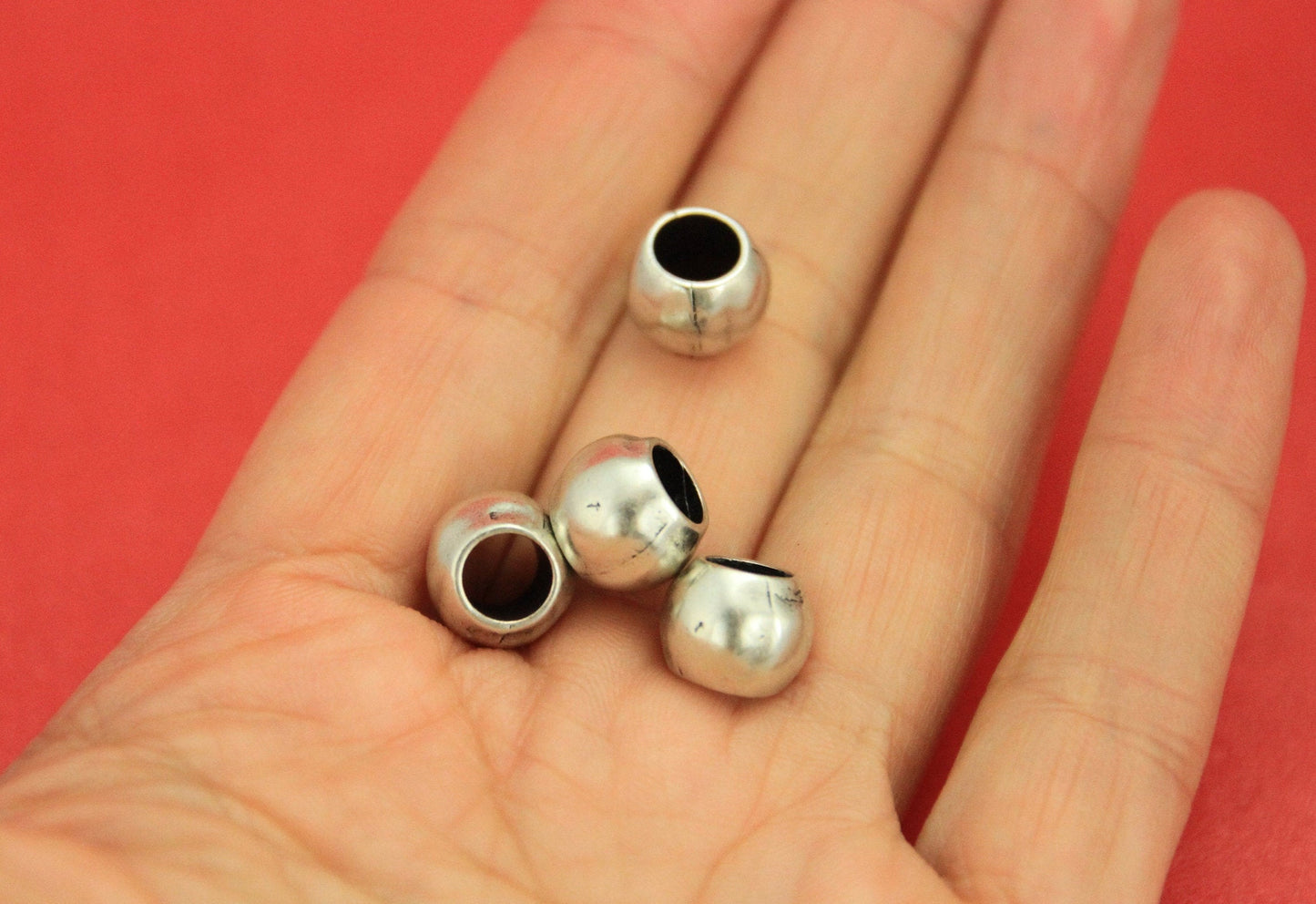 RS0037>> MADE in EUROPE 4 silver zamak beads, 5.5mm hole zamak ball sliders, 5.5mm round cord beads  (BO-0039S) qty4