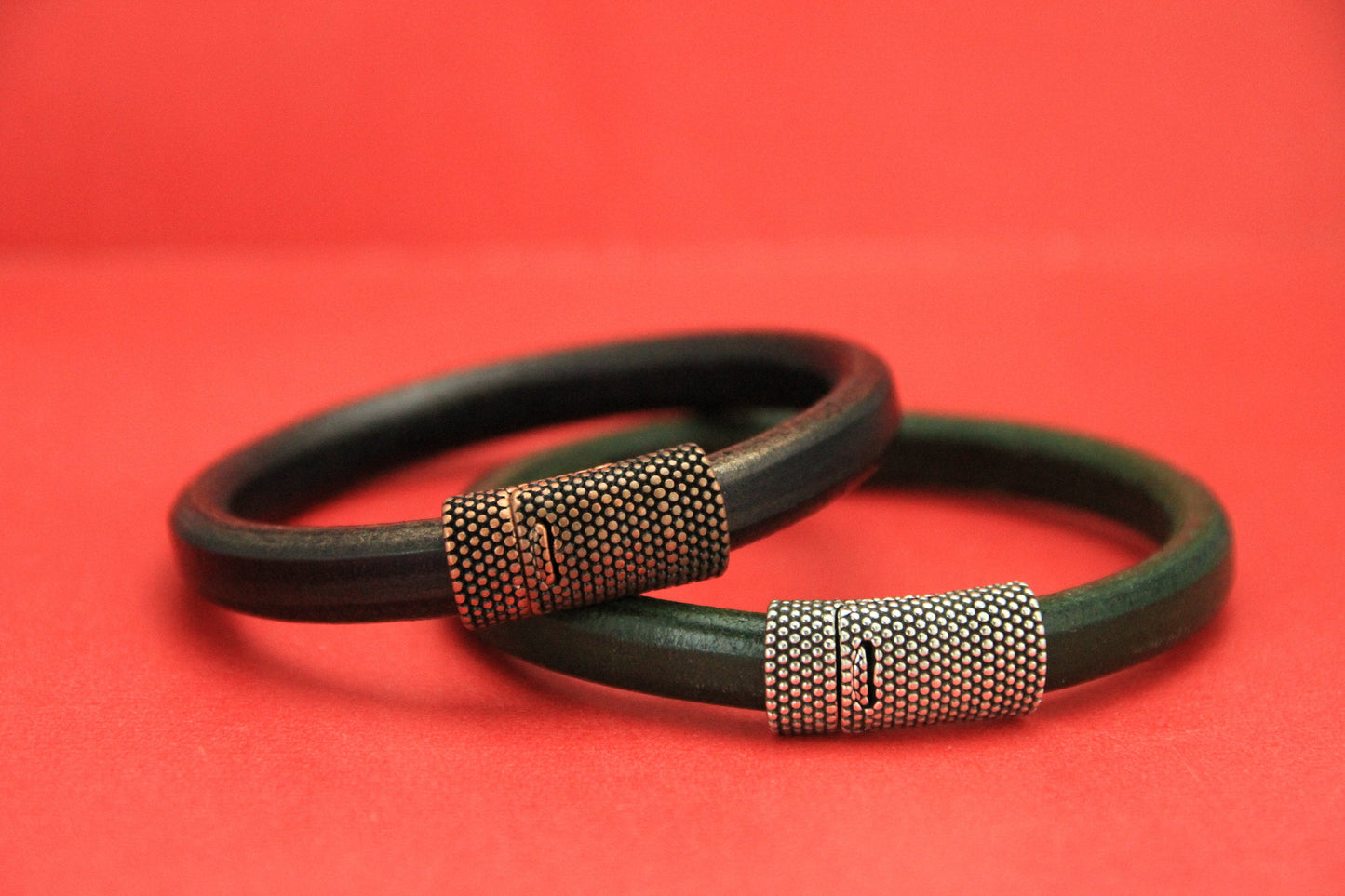 LC0013>>MADE in EUROPE zamak clasp, beaded licorice clasp, 10x6mm cord clasp, licorice clasp, Qty1