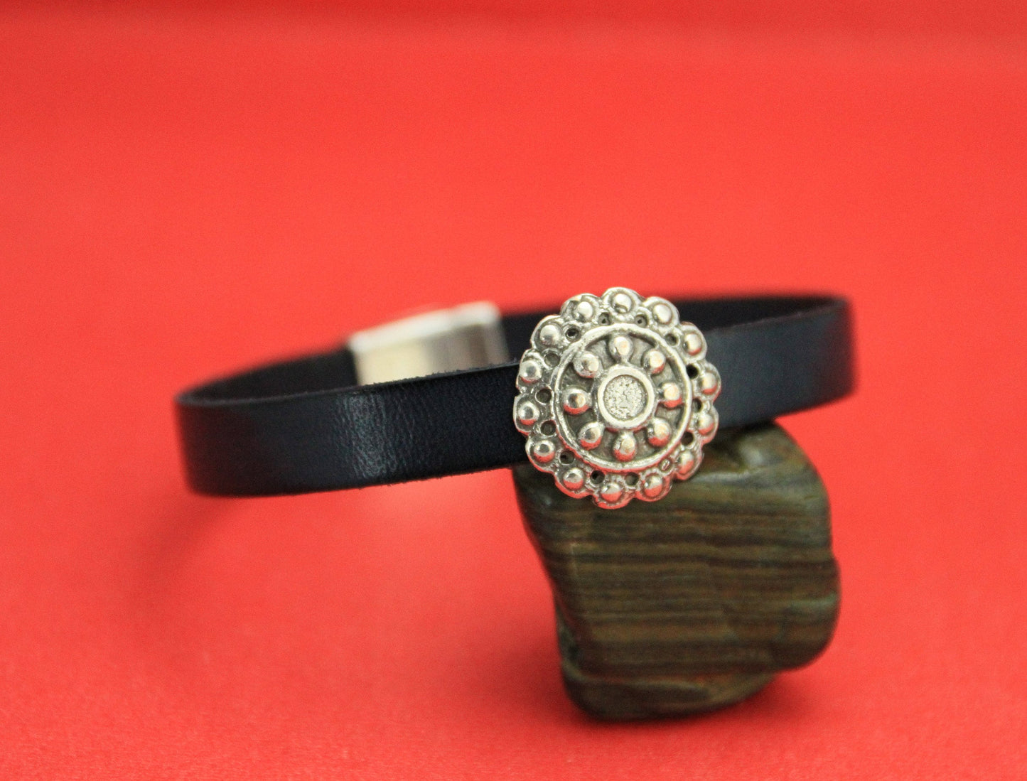 FS0390>>MADE in EUROPE zamak slider with Swarovski crystal, 10mm flat cord slider, 10mm leather cord engraved slider, (Qty1)
