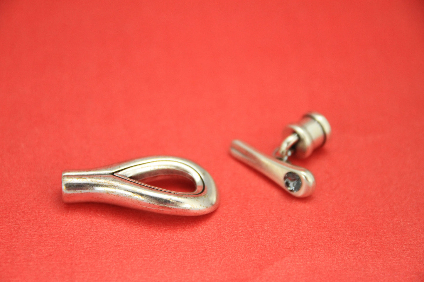 RC0097>>MADE in EUROPE zamak toggle clasp for bracelet, 5mm cord toggle clasp with Swarovski crystal, 3 piece clasp (ng2651) Qty1