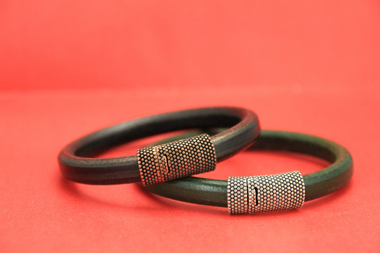 LC0013>>MADE in EUROPE zamak clasp, beaded licorice clasp, 10x6mm cord clasp, licorice clasp, Qty1