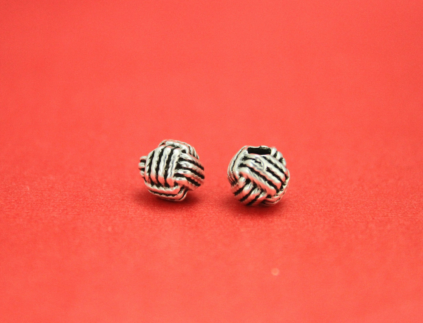RS0042>>MADE in EUROPE 4 silver zamak beads, Monkey fist knotted beads, 4mm cord beads, qty4