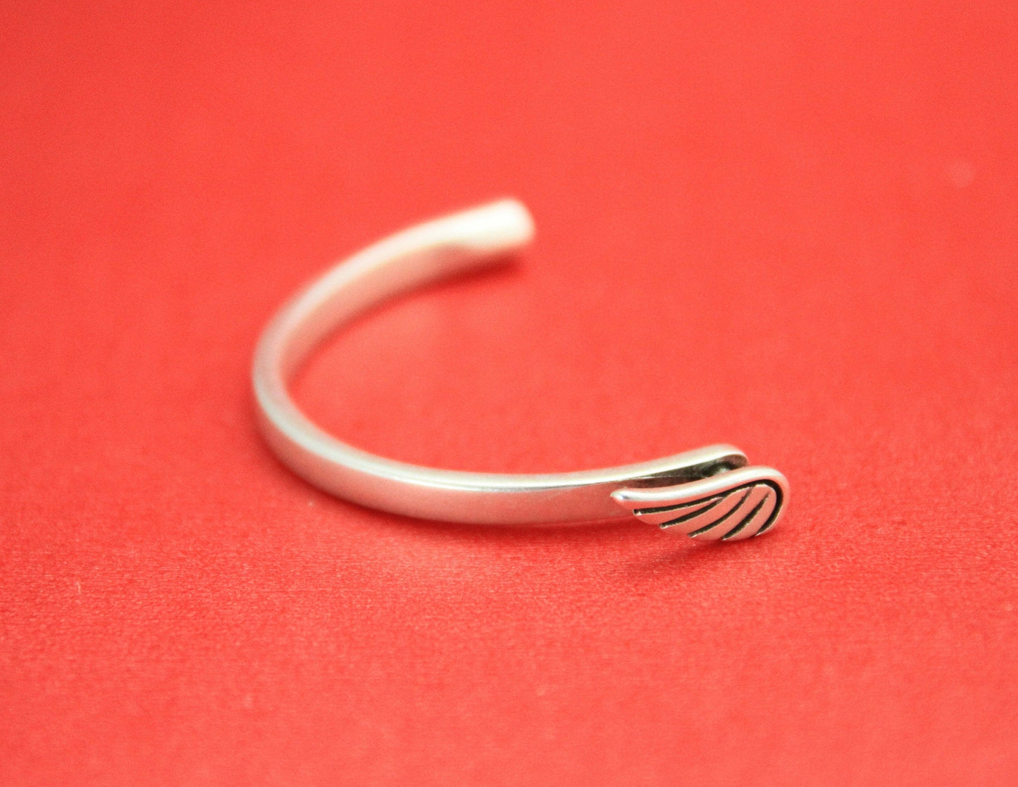 B0082>>MADE in EUROPE zamak angel wing half bracelet, silver half bracelet, zamak half cuff, Qty 1