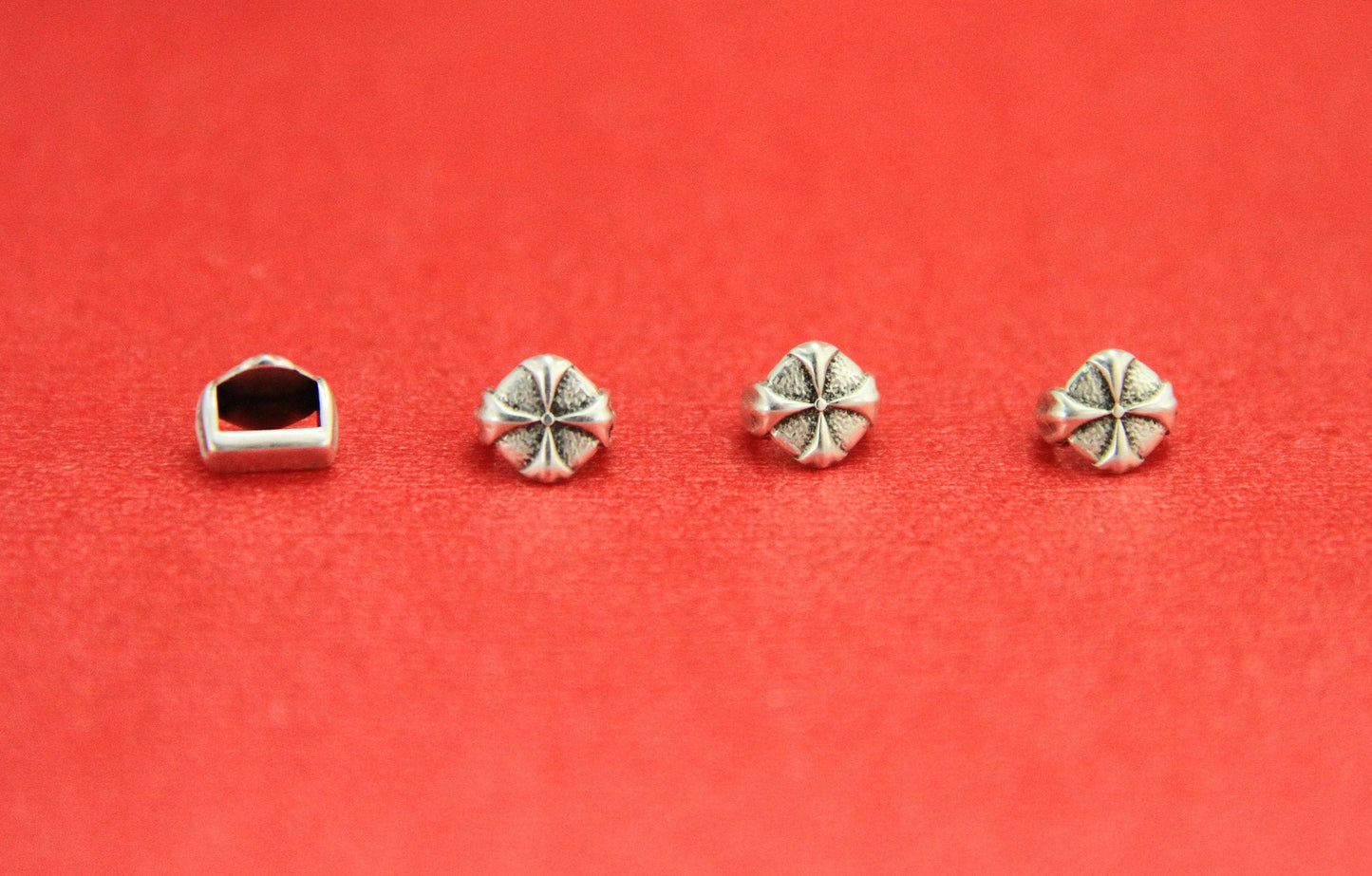 FS0423>>MADE in EUROPE 4 zamak cross sliders, 5mm flat cord zamak tiny embossed cross sliders, zamak  slider for 5mm cord, Qty4