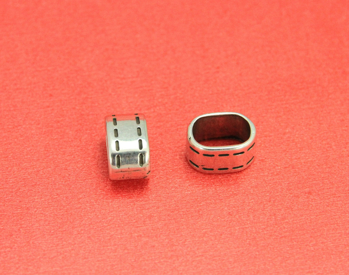 LS0055>> MADE IN EUROPE 2 zamak ring sliders, licorice stitched ring slider, 10x6mm  sliders, Qty2