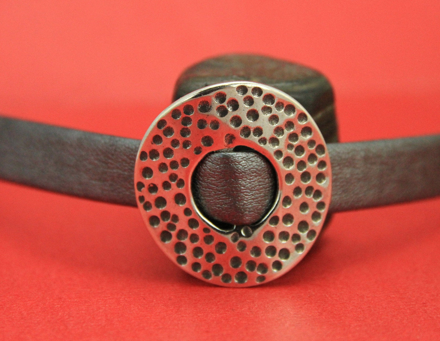 FS0434>>MADE IN EUROPE zamak round slider, hammered slider for 10mm flat cord, Qty1