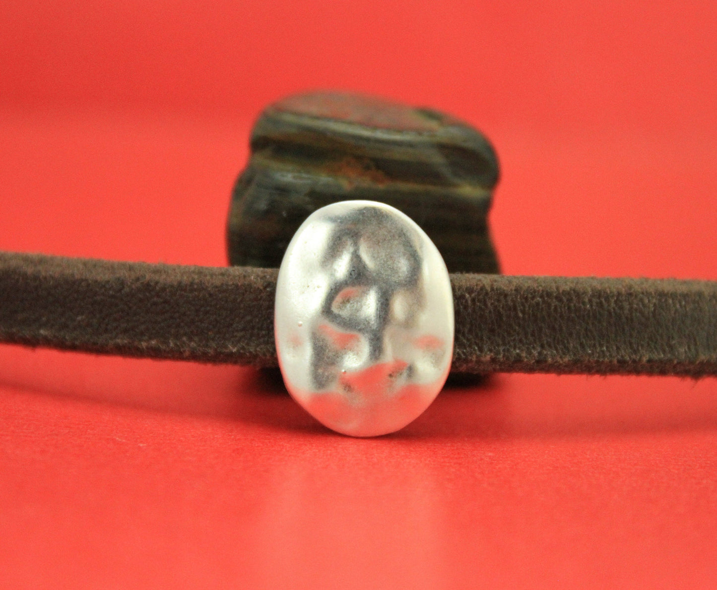 FS0407>>MADE in EUROPE 2 zamak oval hammered sliders, 10mm flat cord slider, 10mm leather cord slider, zamak sliders, Qty2