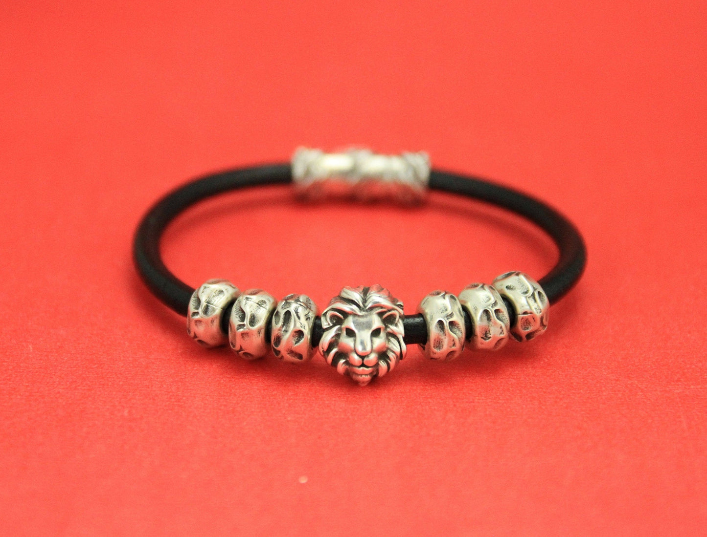 RS0043>>MADE in EUROPE 2 zamak lion  beads, Lion 4mm beads, 4mm cord beads, qty2