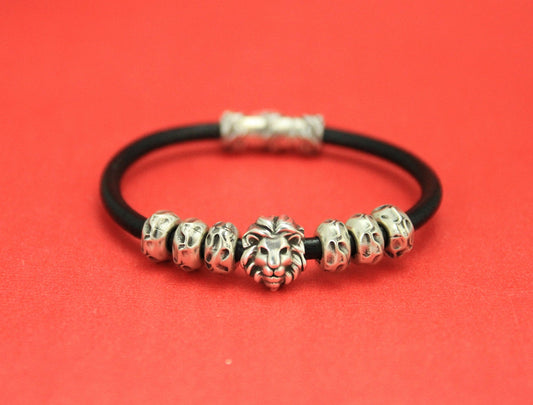 RS0043>>MADE in EUROPE 2 zamak lion  beads, Lion 4mm beads, 4mm cord beads, qty2