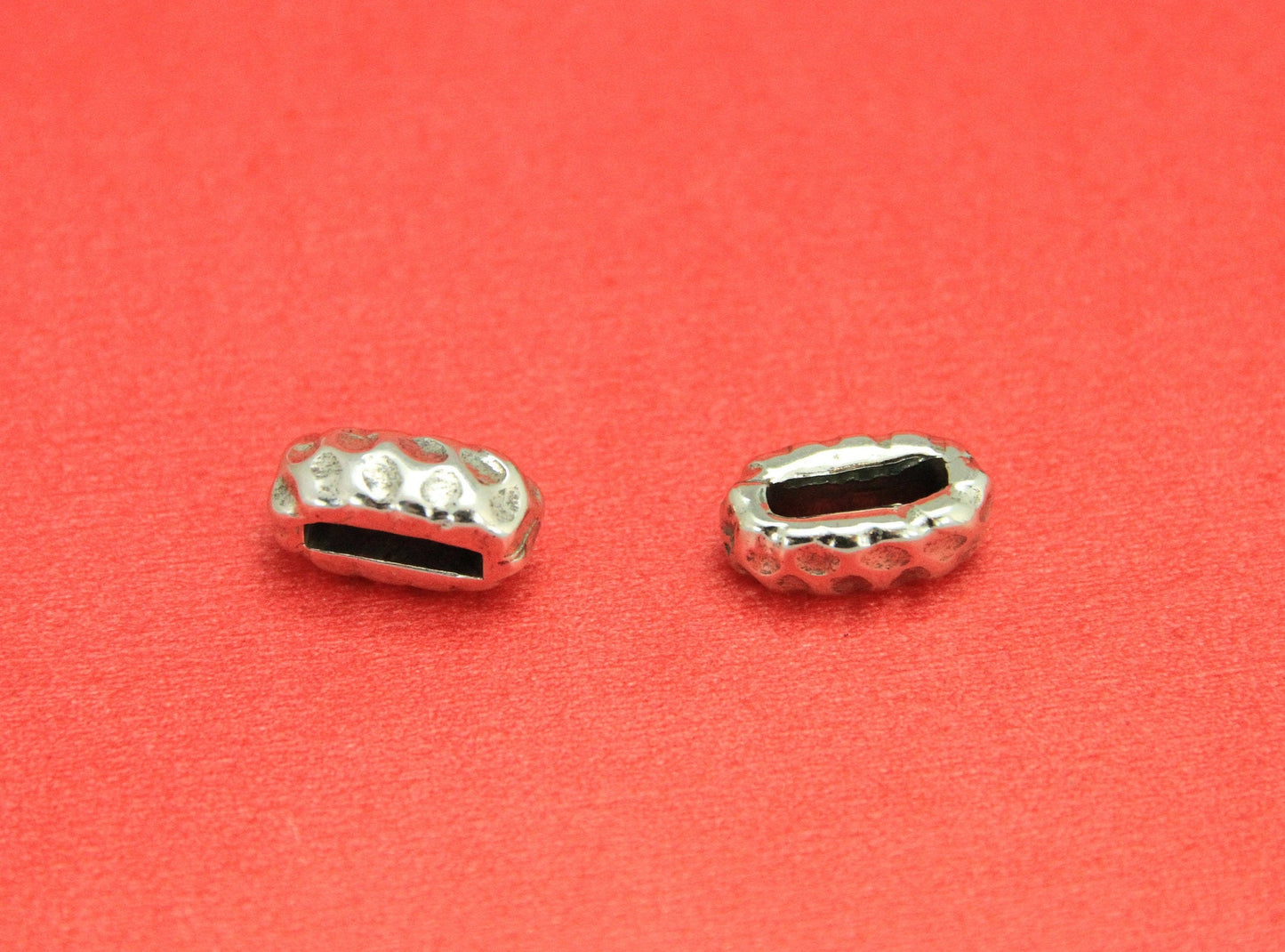 FS0441>>MADE in EUROPE 2 zamak hammered sliders, 10mm flat cord slider, 10mm leather cord slider, zamak sliders, Qty2