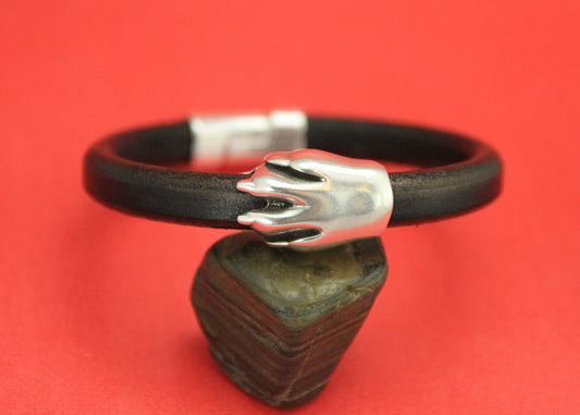 LS0042>> MADE in EUROPE 2 licorice dog paw sliders, licorice paw slider, animal lovers bracelet, Qty2
