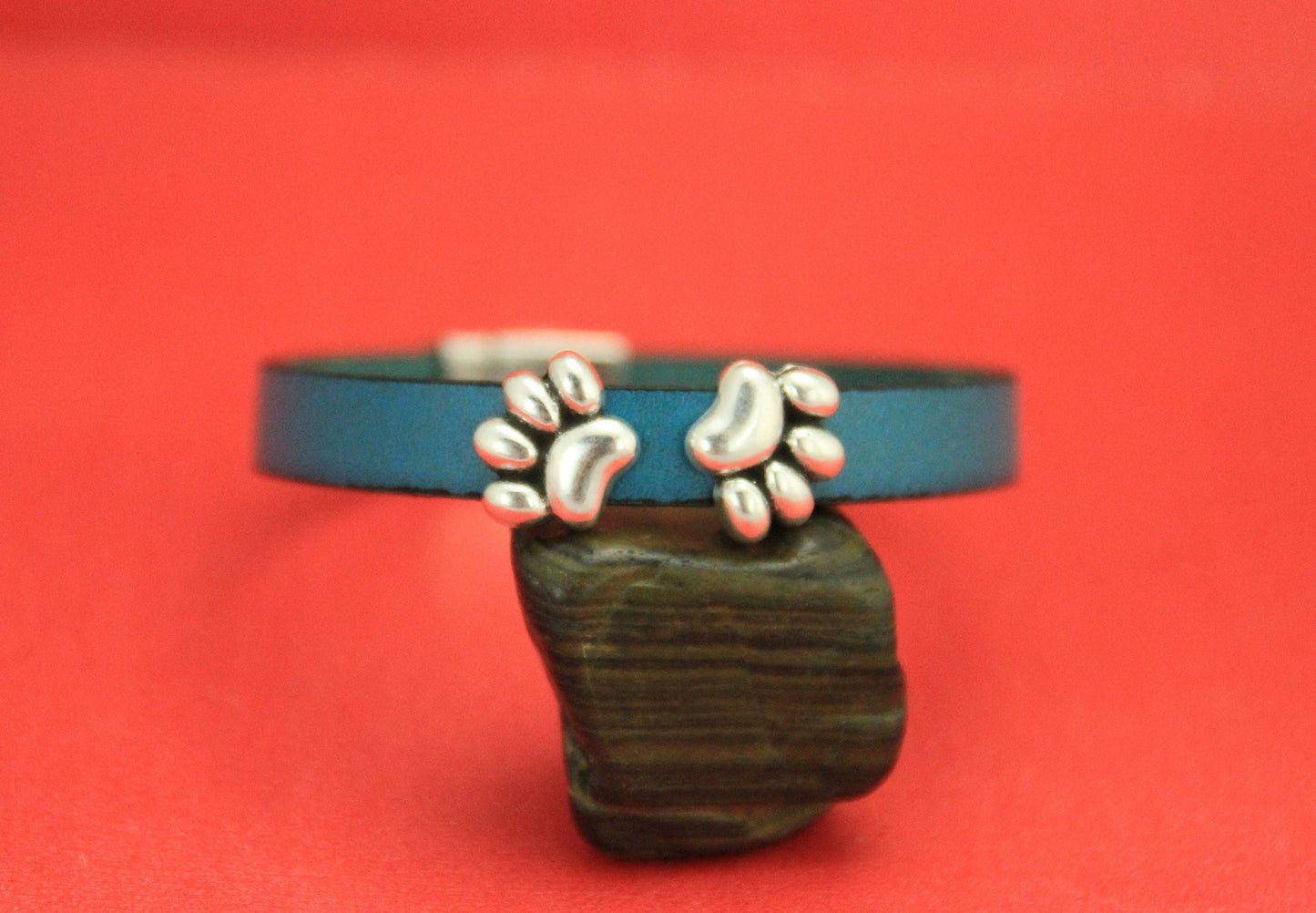 FS0415>>MADE in EUROPE 2 zamak paw print sliders for 10mm flat cord, flat 10mm cord slider, zamak paw sliders, qty2