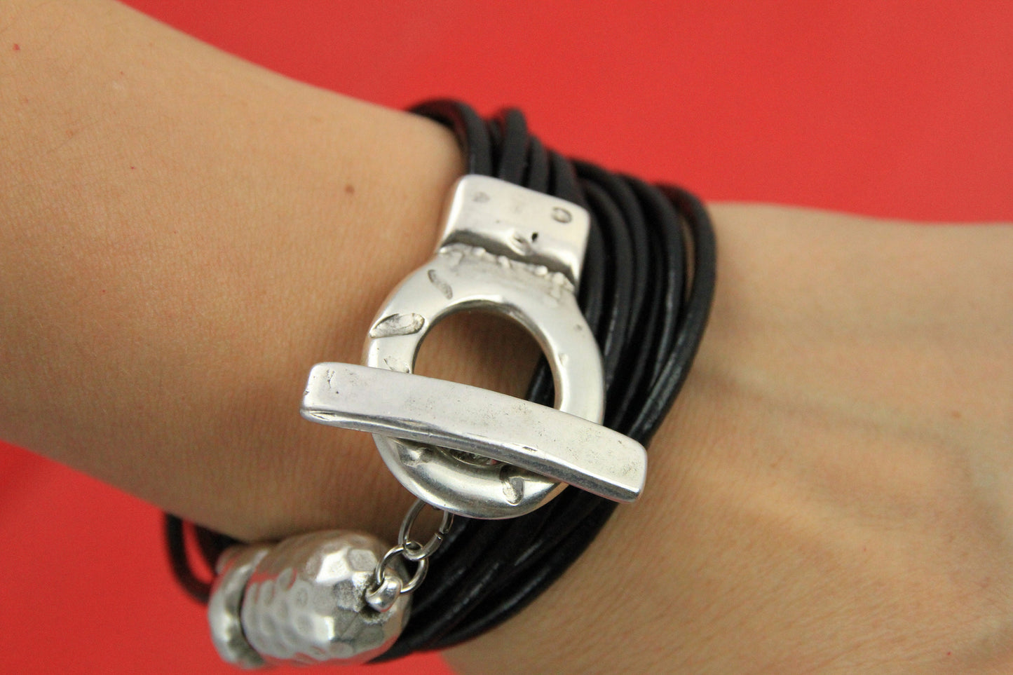 RC0161>>MADE in EUROPE zamak toggle clasp, hammered toggle clasp, Qty1