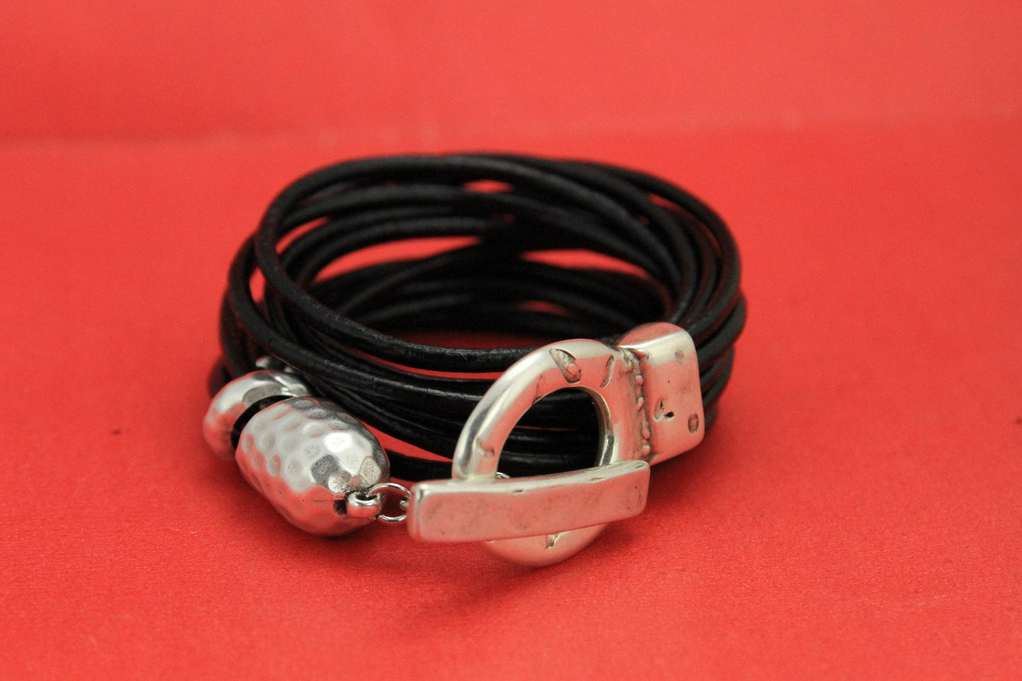 RC0161>>MADE in EUROPE zamak toggle clasp, hammered toggle clasp, Qty1