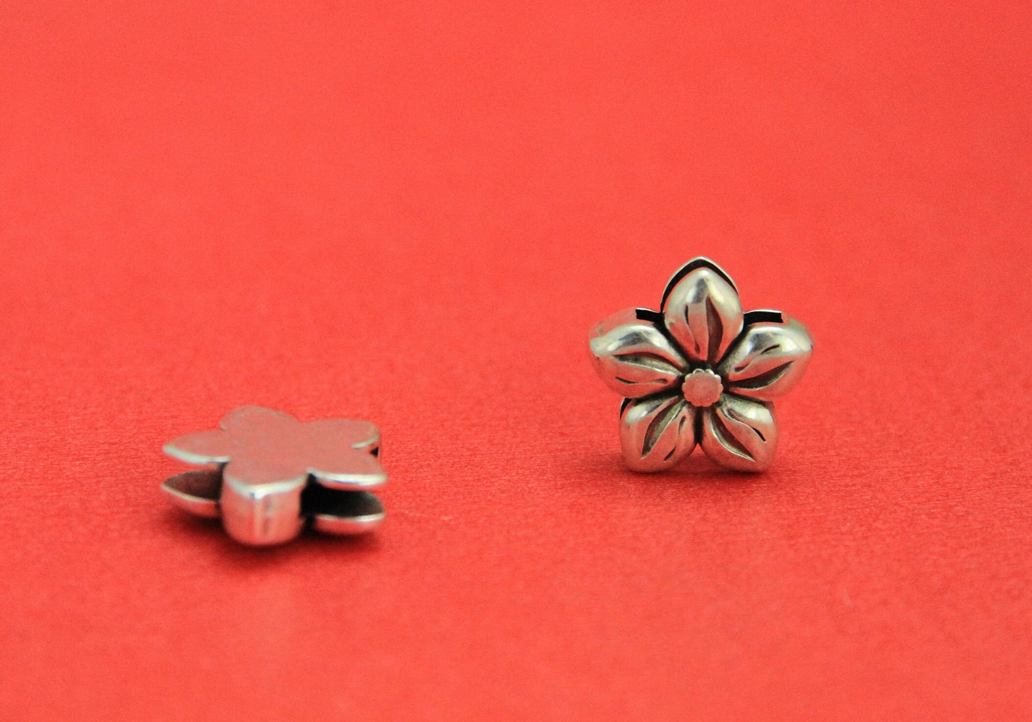 FS0436>>MADE IN EUROPE 2 zamak flower sliders for 10mm flat cord, 10mm flat cord slider,zamak flower slider for 10mm flat cord,Qty2
