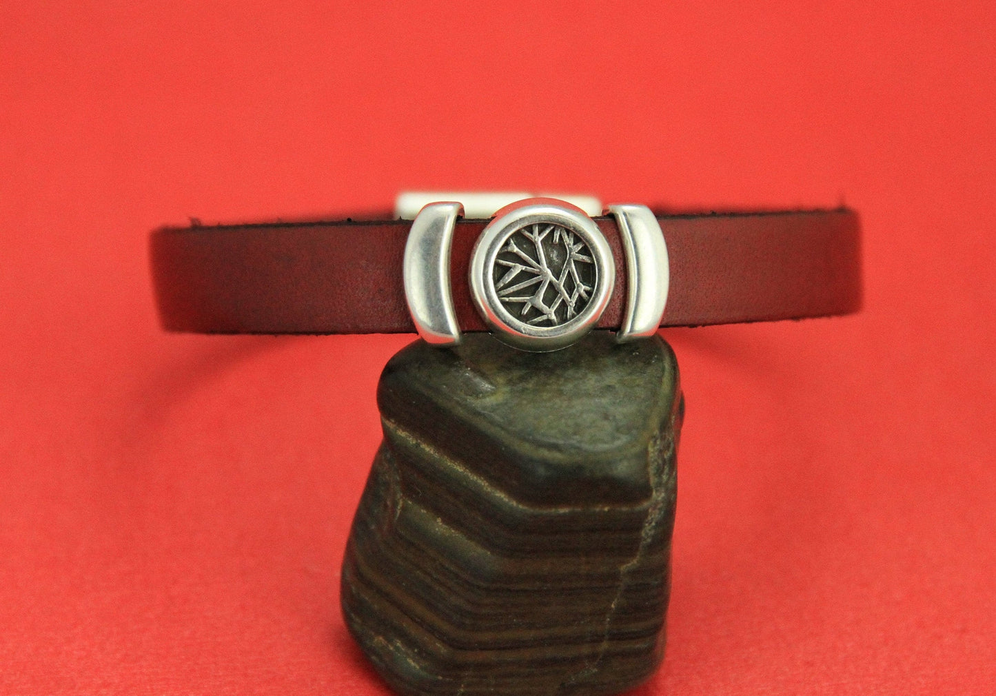 FS0437>>MADE in EUROPE 2 zamak round engraved sliders, 10mm flat cord sliders, 10mm leather cord sliders, Qty2
