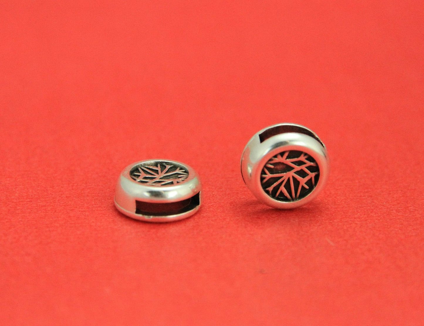 FS0437>>MADE in EUROPE 2 zamak round engraved sliders, 10mm flat cord sliders, 10mm leather cord sliders, Qty2