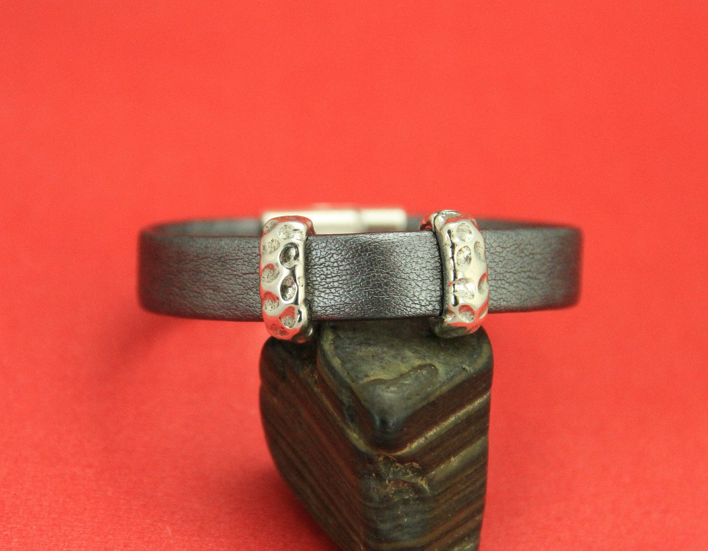 FS0441>>MADE in EUROPE 2 zamak hammered sliders, 10mm flat cord slider, 10mm leather cord slider, zamak sliders, Qty2