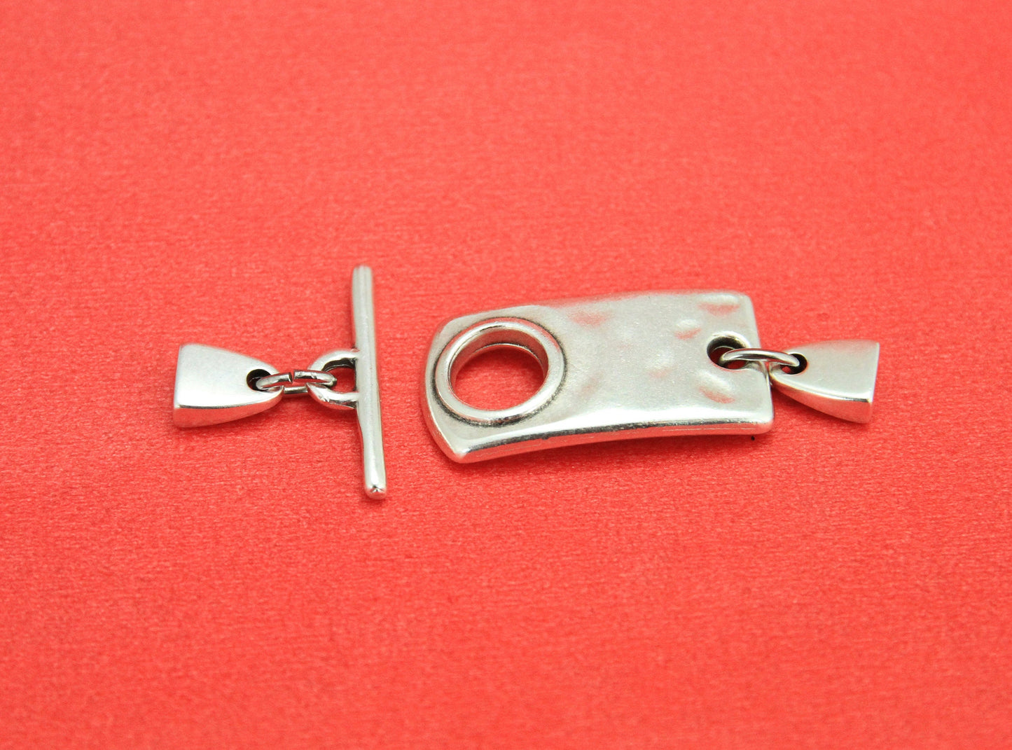 FC0343>>MADE in EUROPE zamak 10mm flat cord clasp, hammered toggle clasp, zamak 10mm clasp, Qty1
