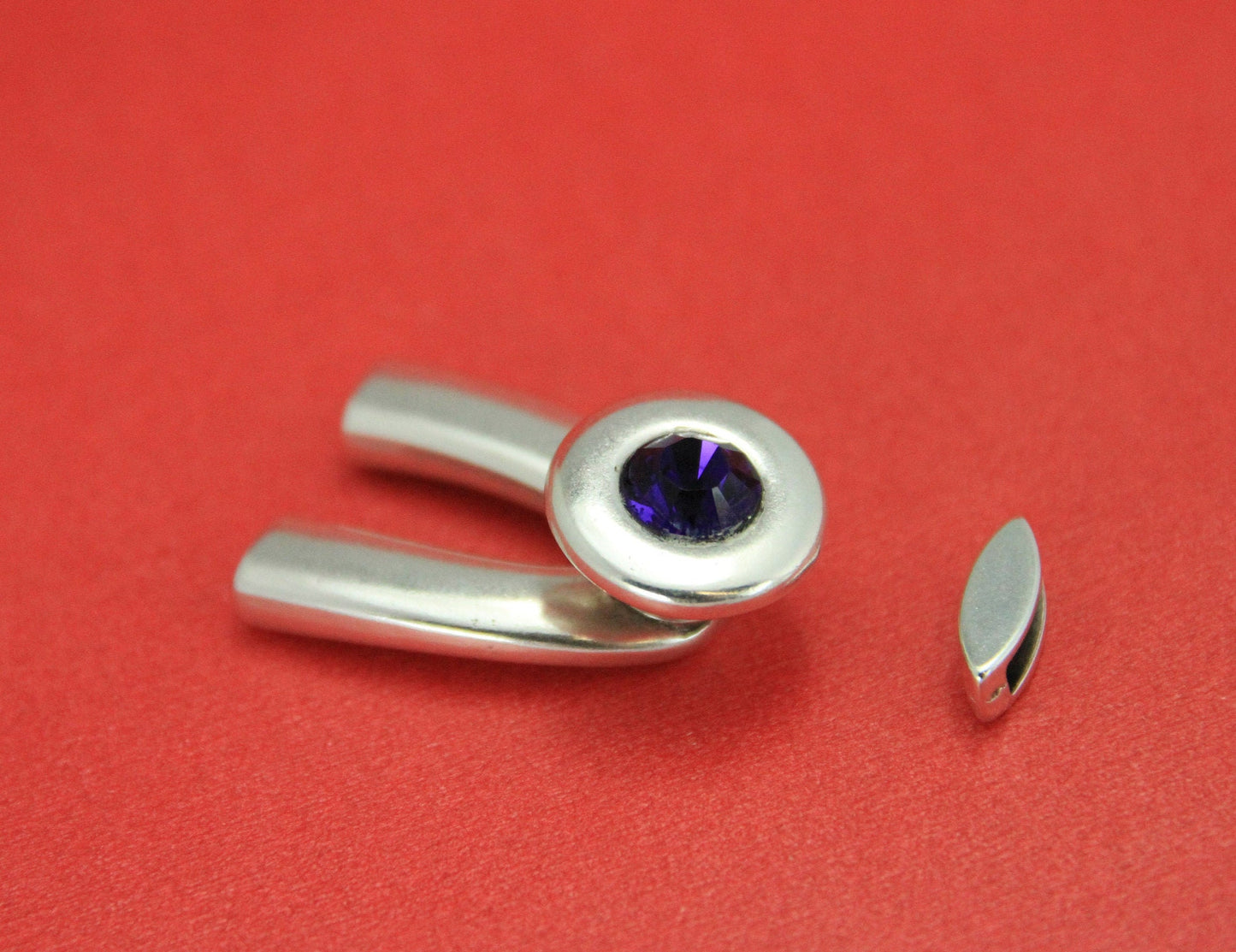 B0065>>MADE in EUROPE zamak Swarovski crystal clasp with slider,5mm flat cord wish bone clasp,U clasp with Swarovski crystal (PF9136) 1set