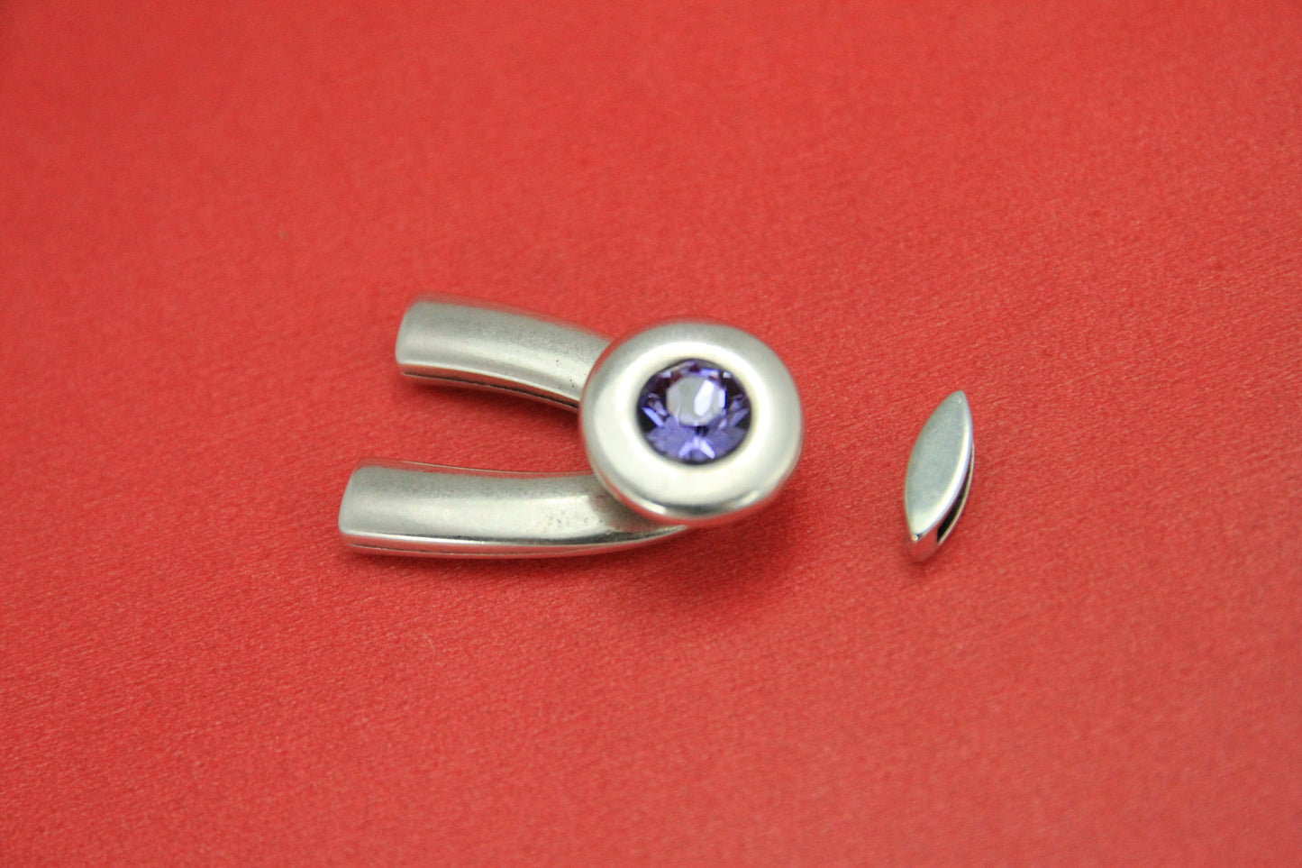 B0065>>MADE in EUROPE zamak Swarovski crystal clasp with slider,5mm flat cord wish bone clasp,U clasp with Swarovski crystal (PF9136) 1set
