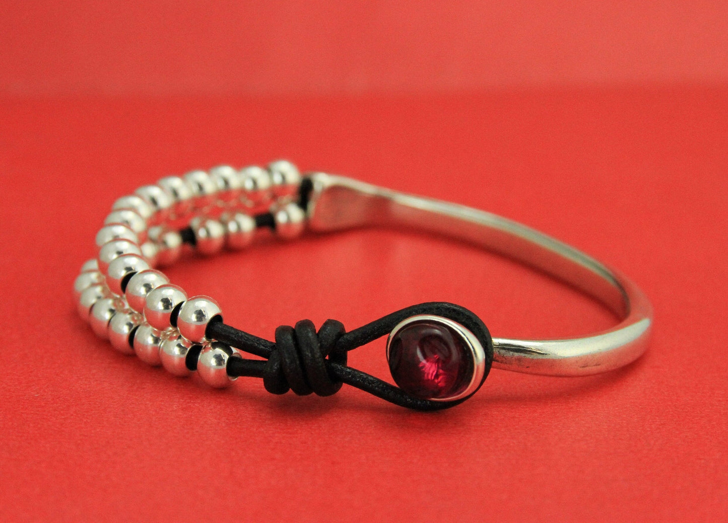 B0088>>MADE in EUROPE zamak half bracelet, 2mm round cord half bracelet with resin cabochon
