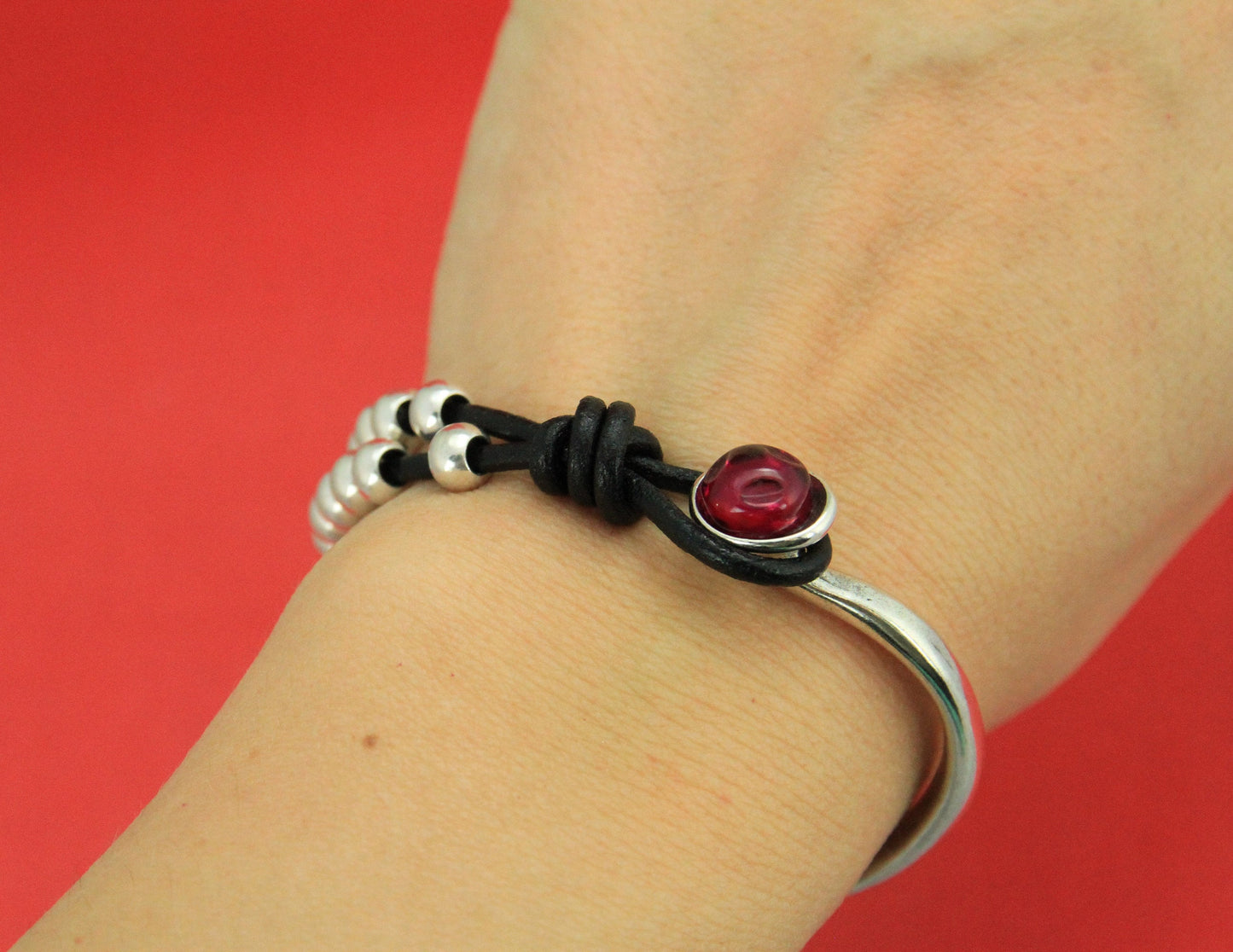 B0088>>MADE in EUROPE zamak half bracelet, 2mm round cord half bracelet with resin cabochon