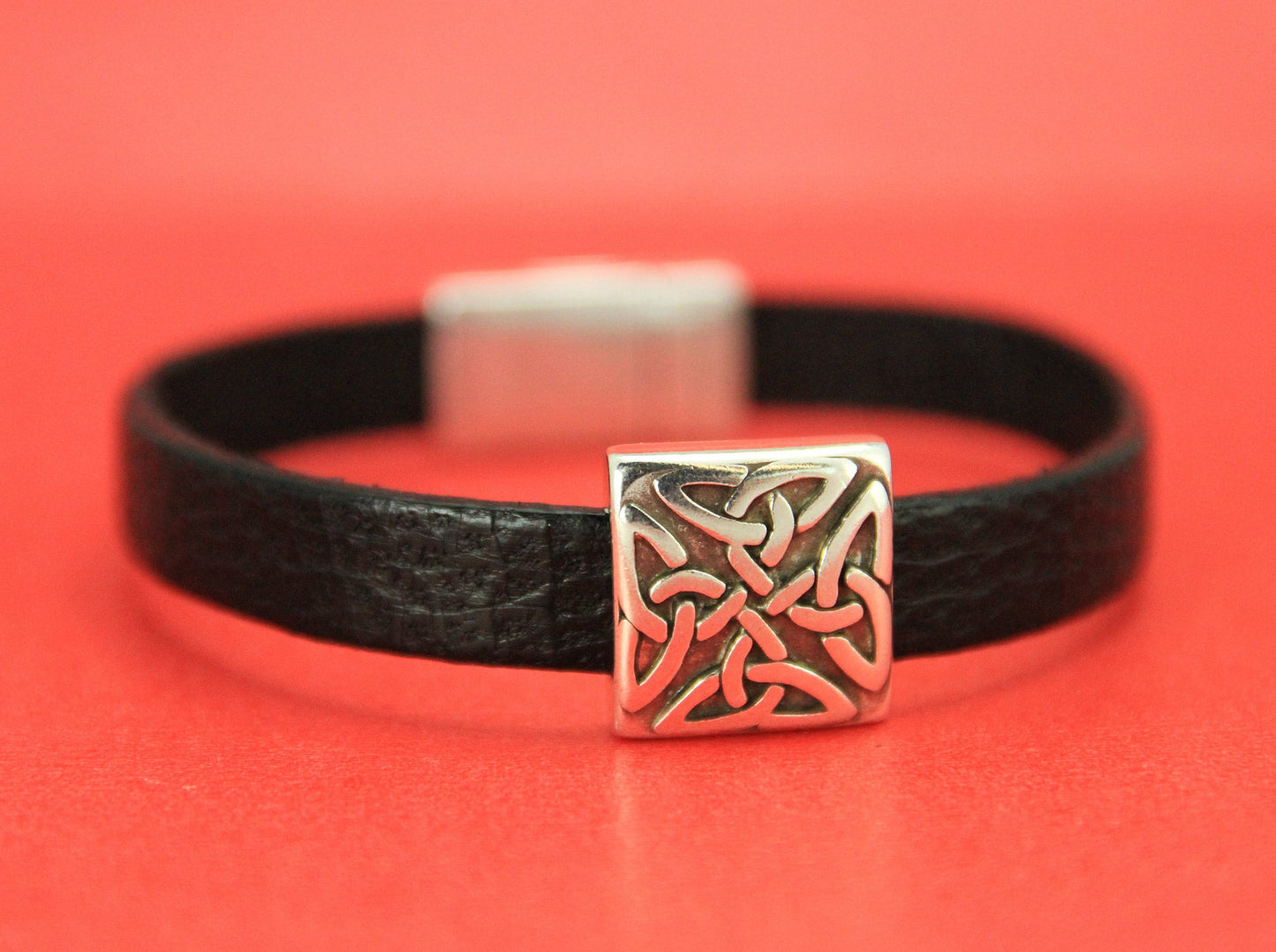 FS0449>> MADE IN EUROPE 2 zamak flat cord sliders, 10mm cord celtic knot sliders, qty2