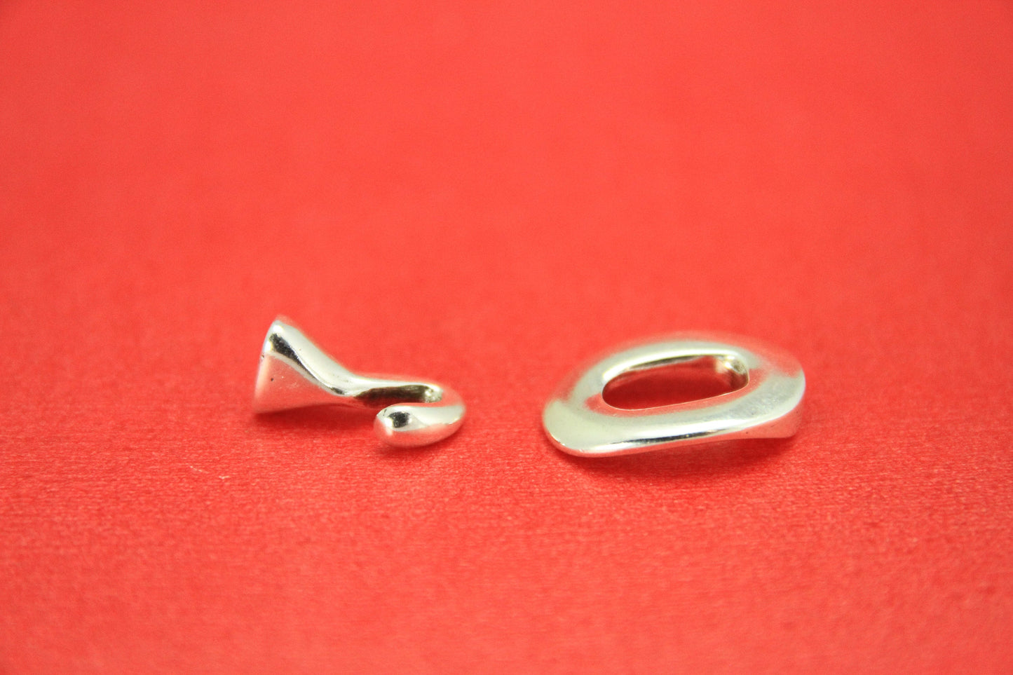 FC0332>>MADE in EUROPE zamak tiny oval toggle clasp for bracelet, silver oval clasp for bracelet, shiny zamak clasp (5445/05/04) qty1