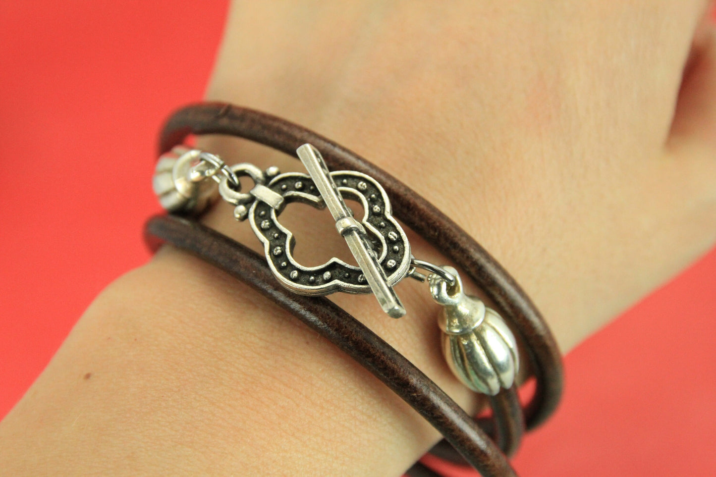 RC0166>>MADE in EUROPE zamak toggle clasp with 5mm round cord ends, floral toggle clasp, Qty1set