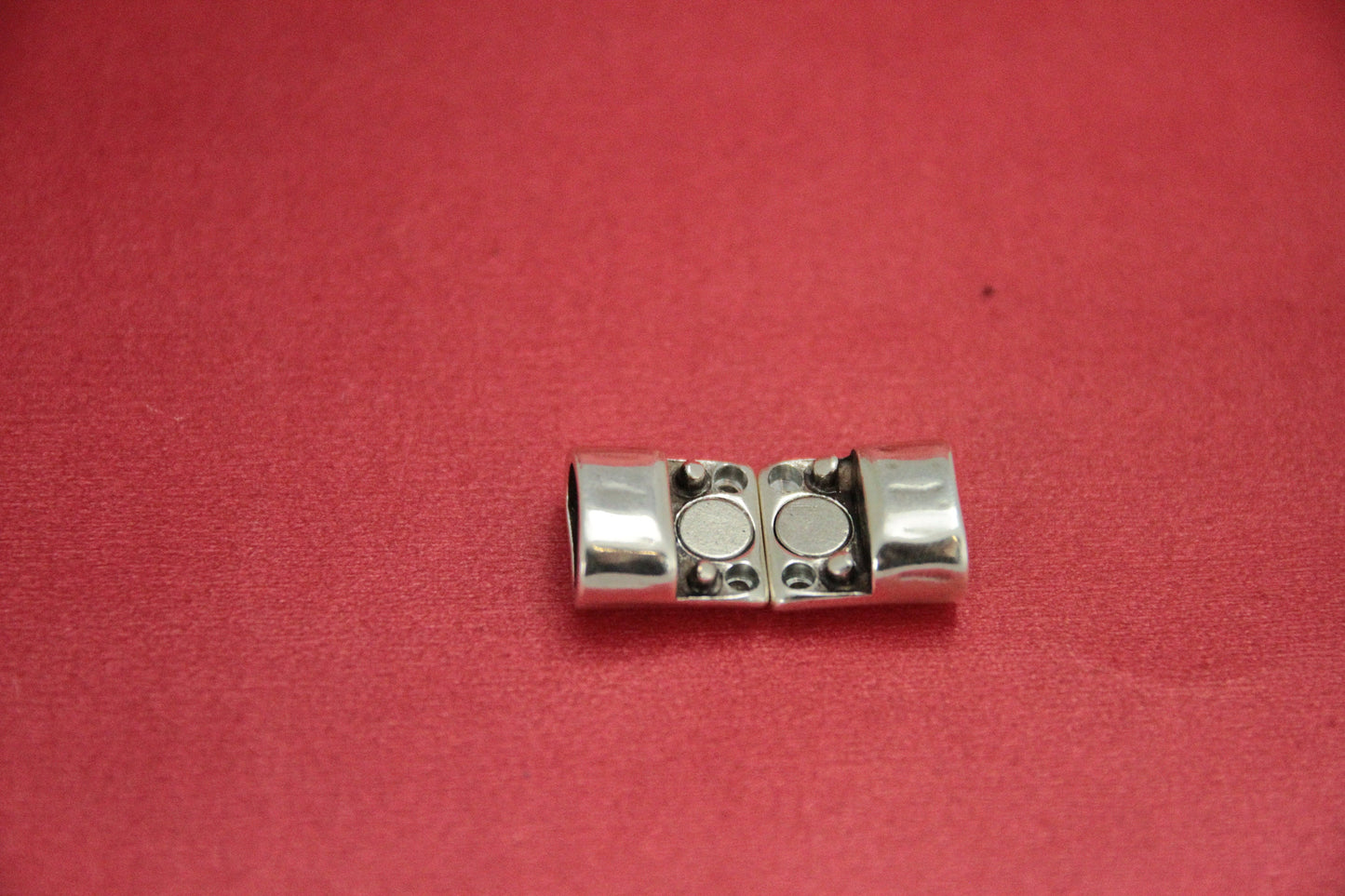 LC0001>>MADE in EUROPE zamak clasp for licorice cord, slightly hammered clasp, zamak  clasp,  10x6mm  clasp, Qty1