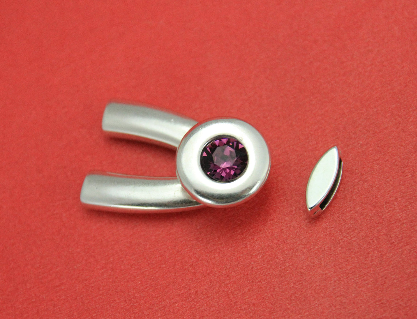B0065>>MADE in EUROPE zamak Swarovski crystal clasp with slider,5mm flat cord wish bone clasp,U clasp with Swarovski crystal (PF9136) 1set