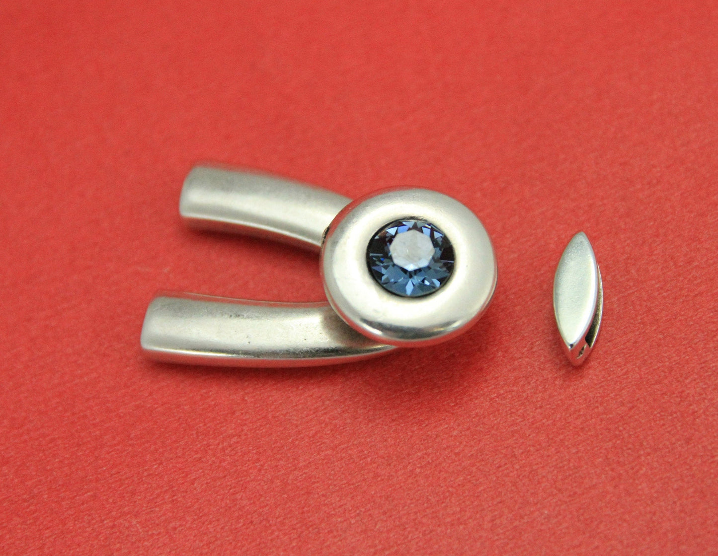 B0065>>MADE in EUROPE zamak Swarovski crystal clasp with slider,5mm flat cord wish bone clasp,U clasp with Swarovski crystal (PF9136) 1set