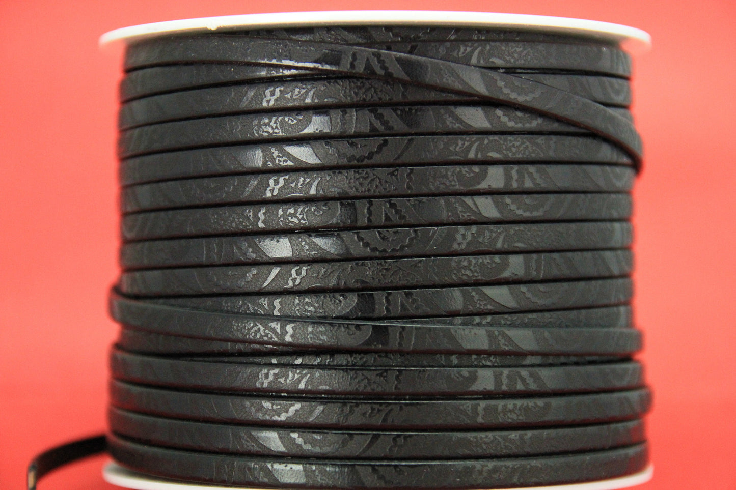 MADE in EUROPE 24'' flat 5mm engraved leather cord, 5mm flat leather cord, 5mm embossed leather cord (503/05/01)