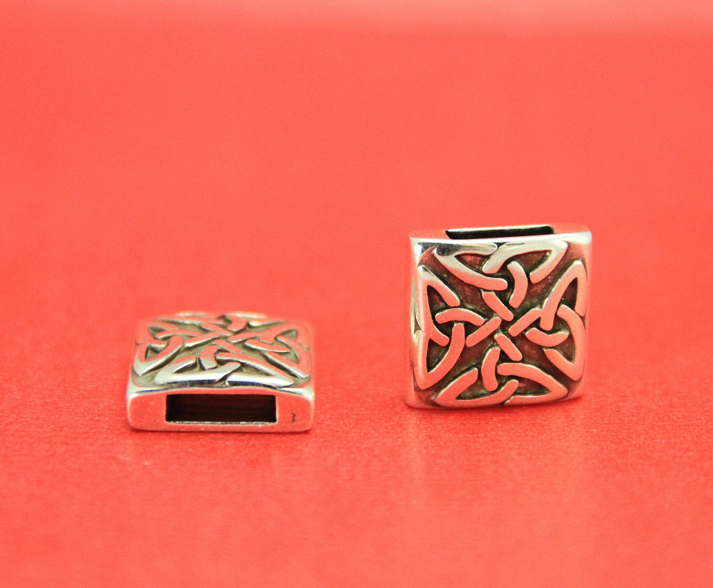 FS0449>> MADE IN EUROPE 2 zamak flat cord sliders, 10mm cord celtic knot sliders, qty2