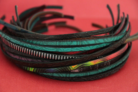 Precut6>>10 pieces of 5mm pre-cut embossed and multicolor  leather cords color mix, 7-8inch pre-cut pieces. All leather cords are made in EU