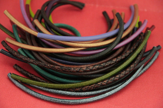 Precut7>> 10 pieces of 5mm pre-cut round leather cord color mix, 7-8" pre-cut leather pieces. All leather cords are made in EU