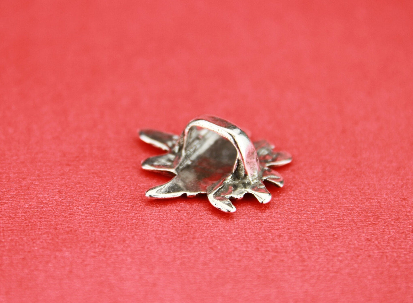 LS0062>>MADE IN EUROPE 2 zamak flower sliders, licorice flower slider, Licorice edelweiss slider, silver flower sliders(6796/R) Qty2