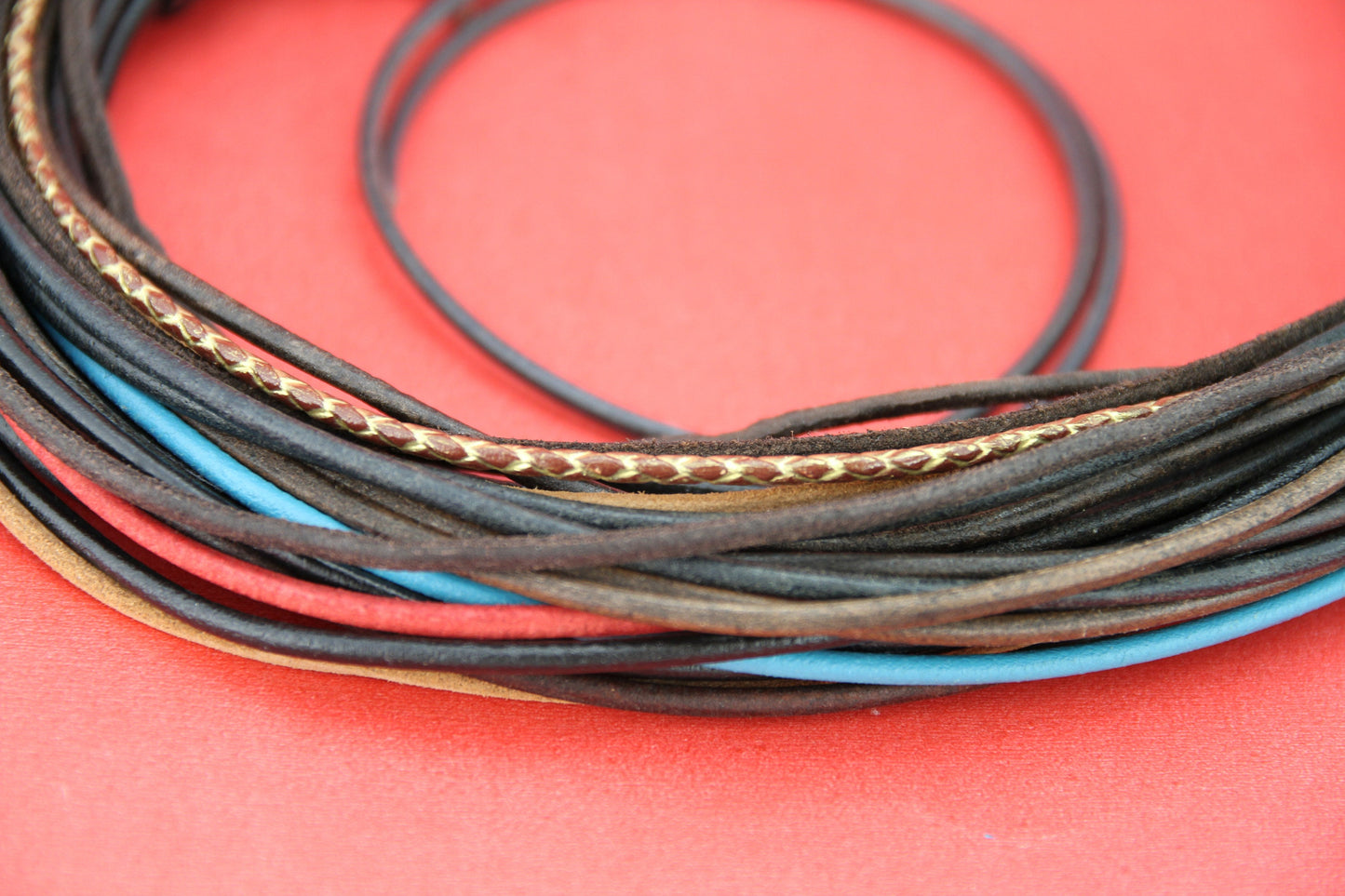 Precut10>> 2mm pre-cut round leather cord color mix