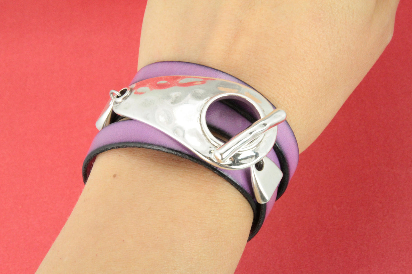 FC0305>>MADE in EUROPE zamak 10mm flat cord clasp, hammered toggle clasp, zamak 10mm clasp,  (5748/04)Qty1