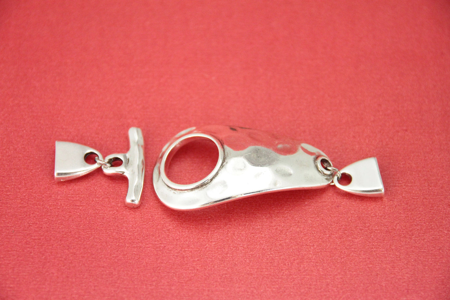 FC0305>>MADE in EUROPE zamak 10mm flat cord clasp, hammered toggle clasp, zamak 10mm clasp,  (5748/04)Qty1