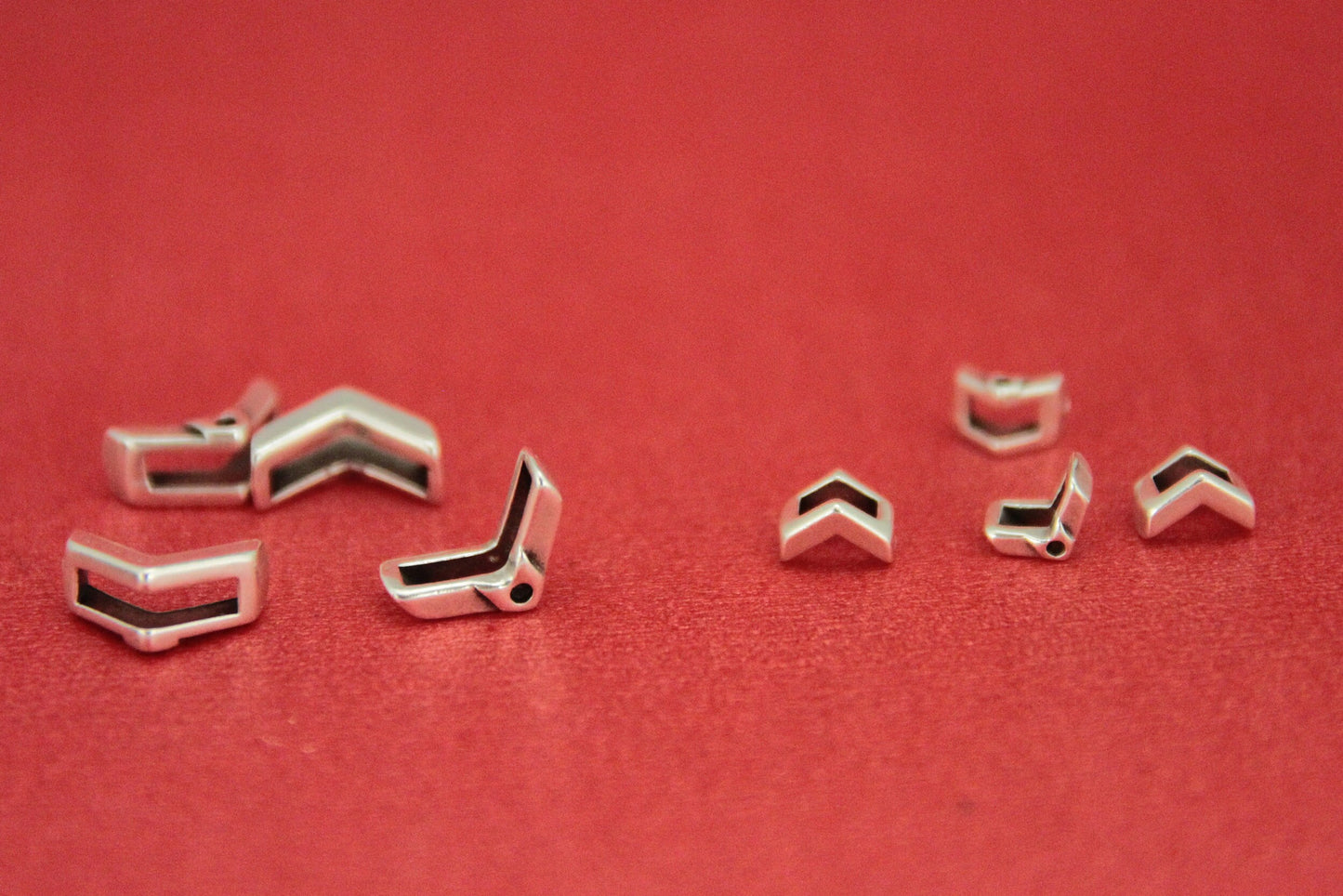 FS0461>>MADE in EUROPE 4 arrow crimpable sliders, 10mm leather cord sliders, 5mm arrow crimpable sliders (200117/200116)